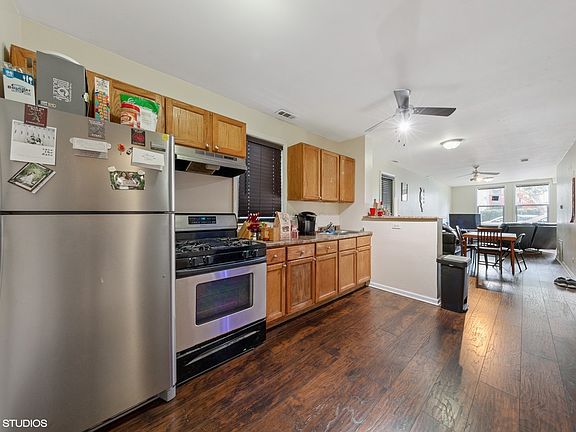 5th image of 3117 N Lawndale Ave