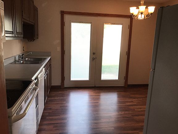 2nd image of 1720 Carlow Ct