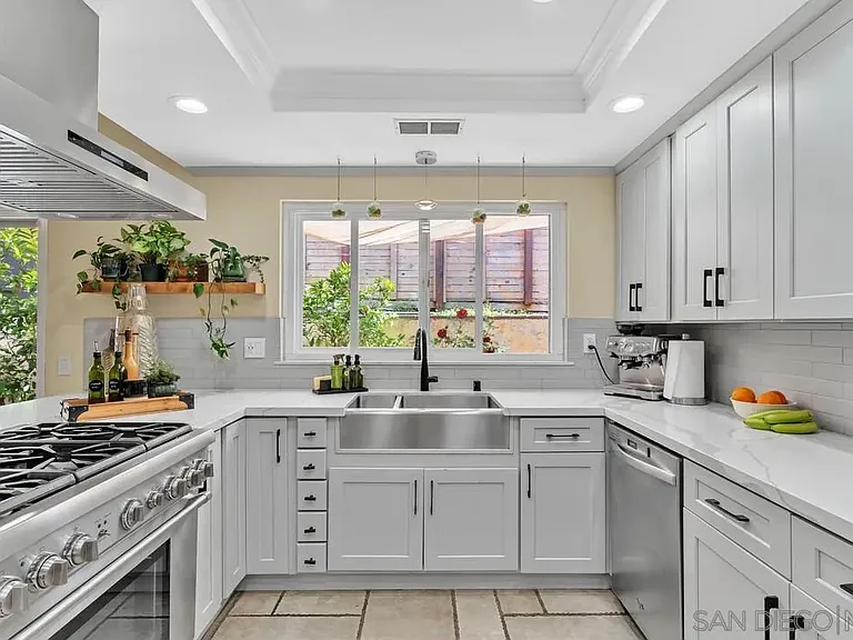 6322 Bernadette Ln — Photo 6
