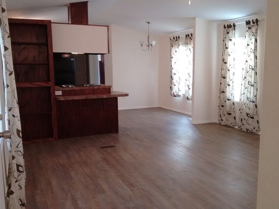 2nd image of 8259 Montgomery Oak #8458