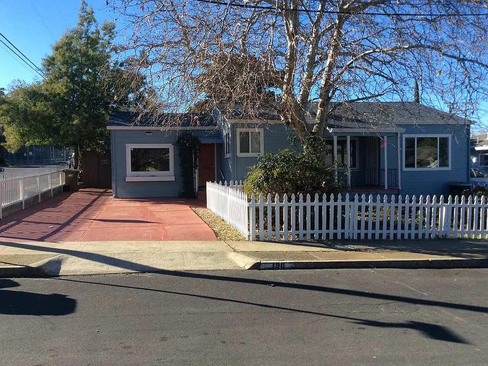 198 Marys Ave