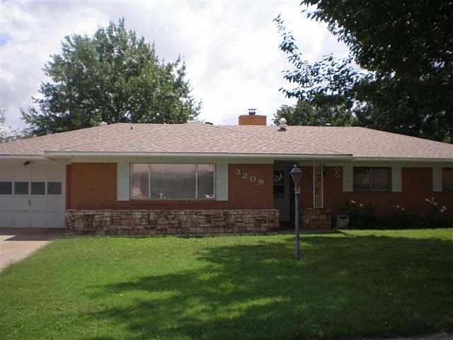 1st image of 3209 Encanto Dr