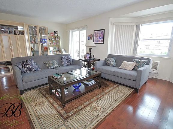 3rd image of 1 Cove Ln APT 2