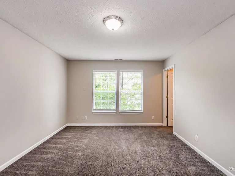 8032 Kersey Dr — Photo 10