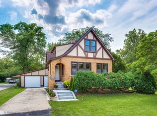 9315 W Ballard Rd, Des Plaines, IL 60016