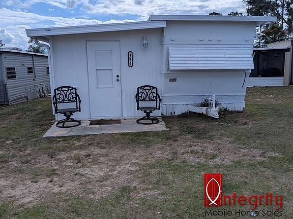 2nd image of 1076 Bayou Ave #109