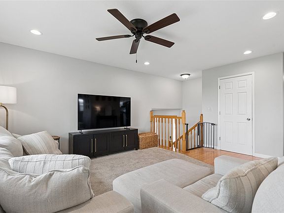5th image of 6016 Sharon Ln NW