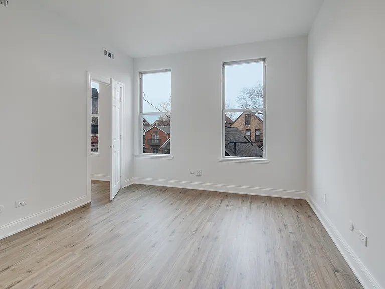 2029 N Damen Ave #2FR — Photo 7