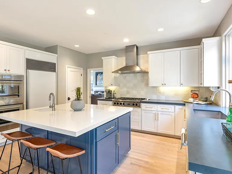1305 Knoll Dr — Photo 5