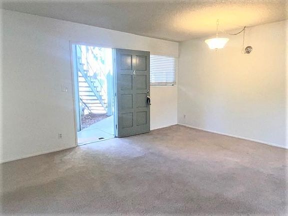 3rd image of 707 W Carrillo St #4