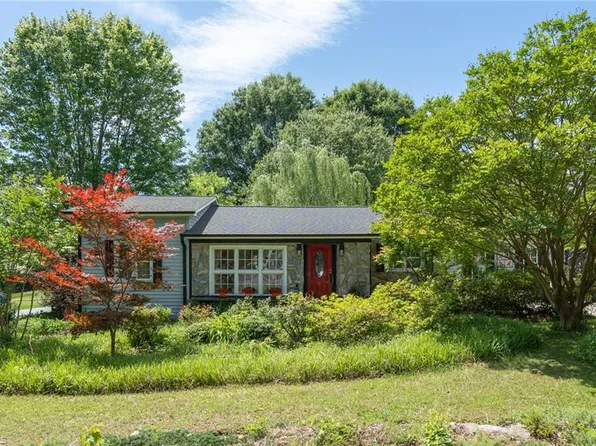 238 Maple St, King, NC 27021