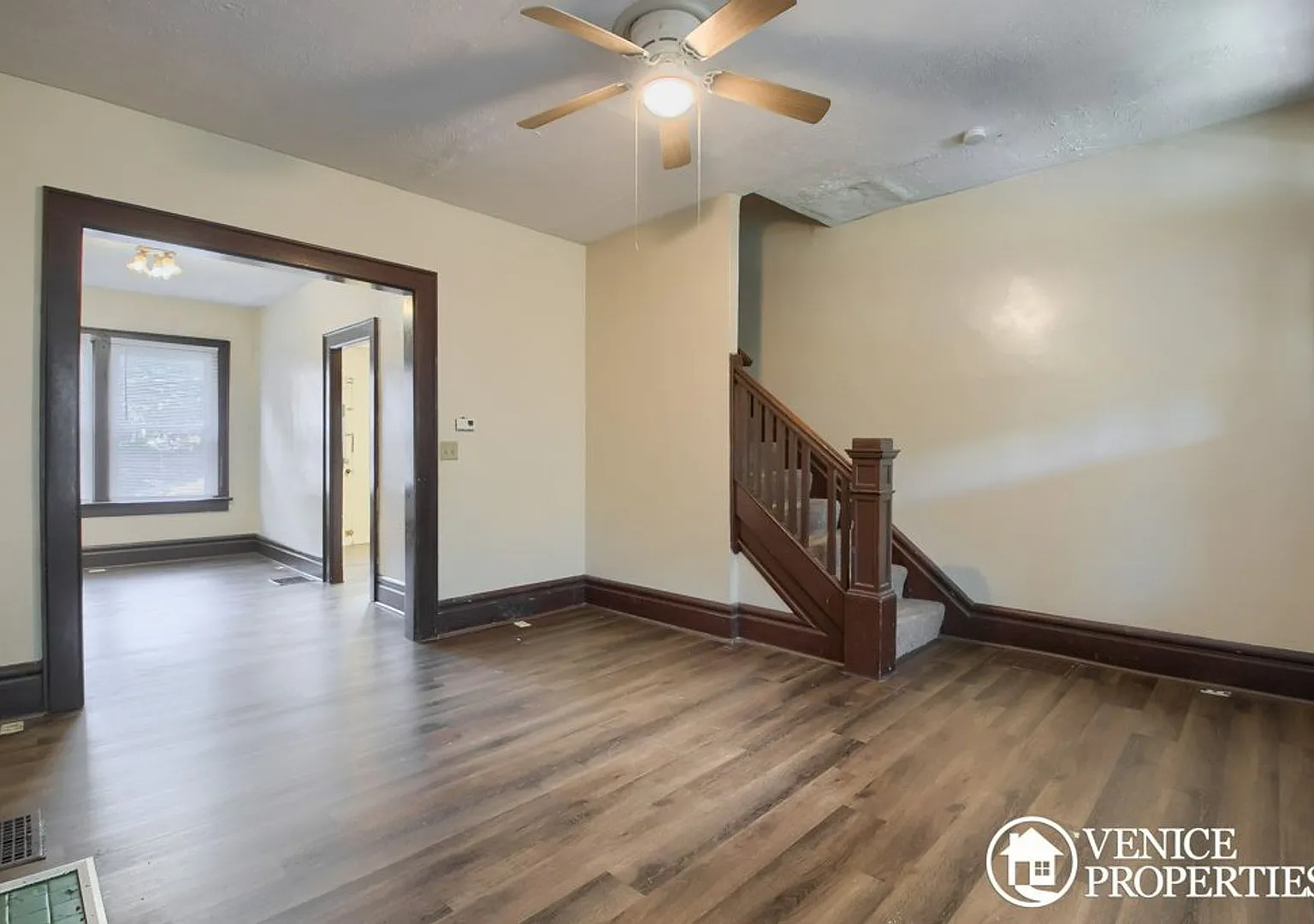 Charming 2BR on Lane and Indiana Avenue — Photo 4
