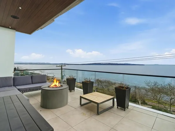 15377 Marine Dr, White Rock, BC V4B 1C8