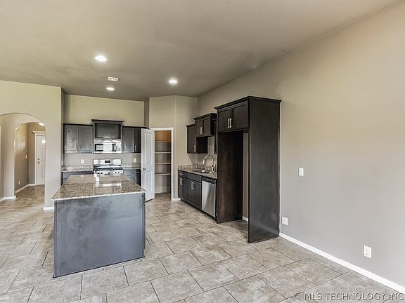 5th image of 13656 S Kenosha Ave E