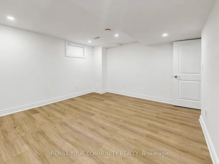 275 Betty Ann Dr — Photo 28