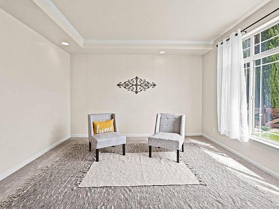 3rd image of 458 Kennwood Drive