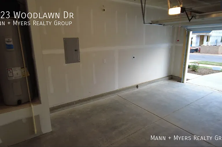 5823 Woodlawn Dr — Photo 9