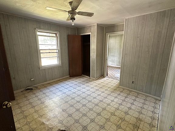 5th image of 805 E Church St
