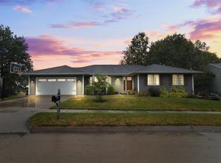 3626 Foxana Dr, Iowa City, IA 52246