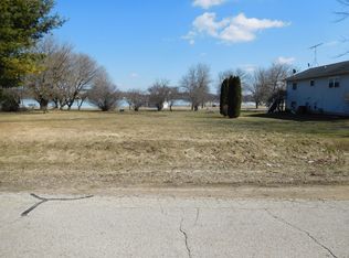 103 Columbia St NW, Poplar Grove, IL 61065