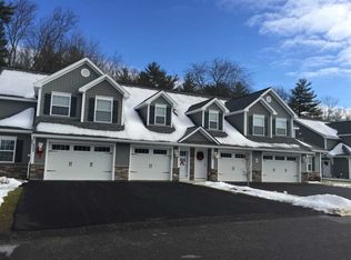 152 Paddock Cir, Schenectady, NY 12306