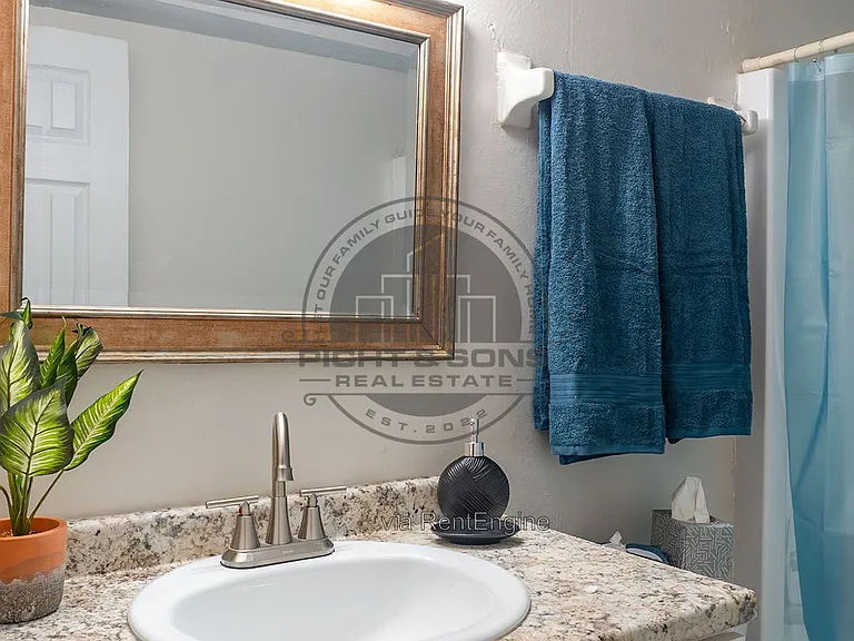 The Lodge — Photo 42