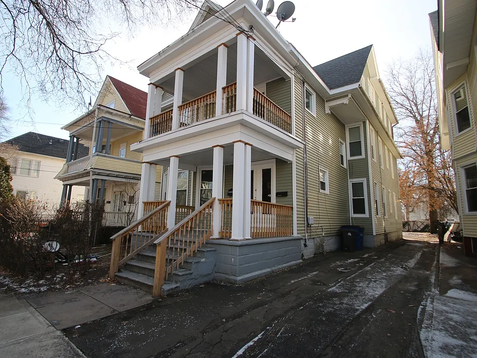 146 Gilbert