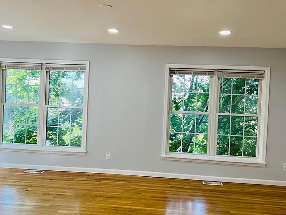 4th image of 115 Lewis St #B