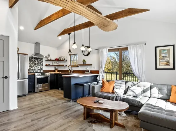 621 Sugars Bridge Rd #A, West Chester, PA 19380