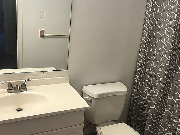 1st floor full bathroom