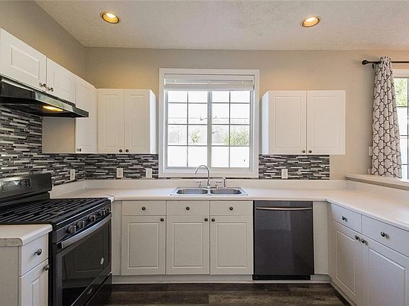 4th image of 143 Windcroft Cir NW