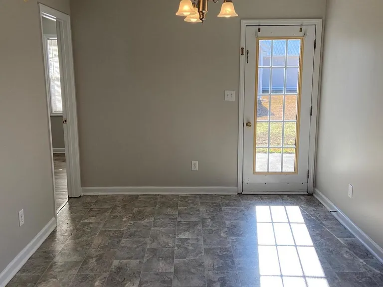 401 Sumrell Way — Photo 11