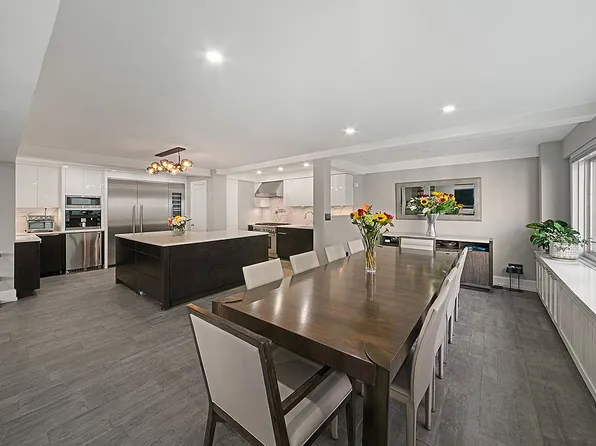 240 E 55th St #7BG, New York, NY 10022