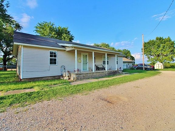 4th image of 402 E Young St