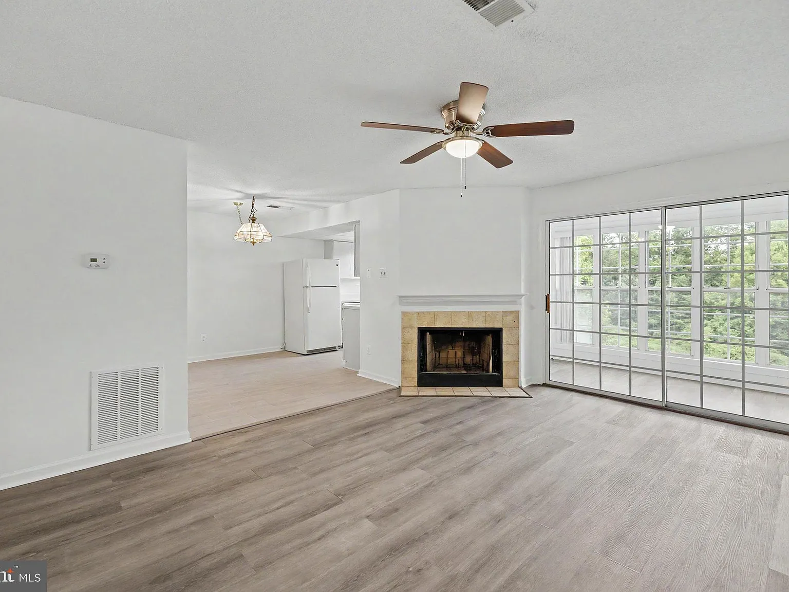 2 bed, 2.0 bath, 940 sqft, $2,500 — Photo 4