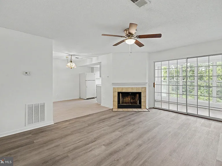 12102 Green Leaf Ct #201 — Photo 4