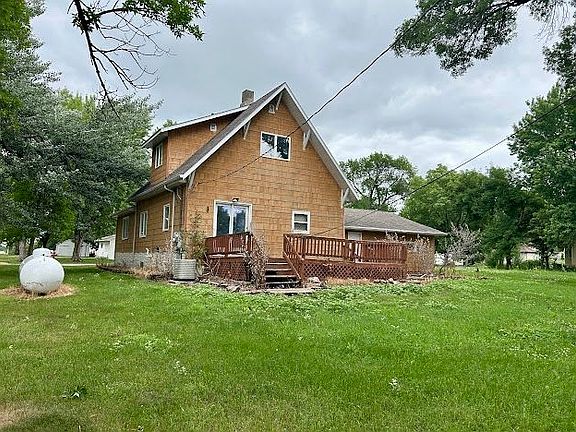 5th image of 622 Lake St