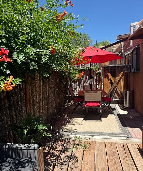 527 E Alameda St — Photo 4