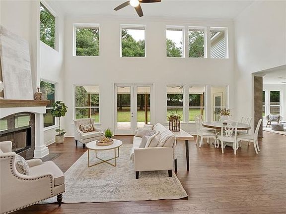 5th image of 200 Lochmere Dr