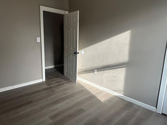 2nd image of 837 Vandever Ave