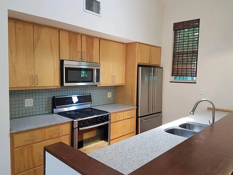 2214 Iva Ln #B — Photo 11