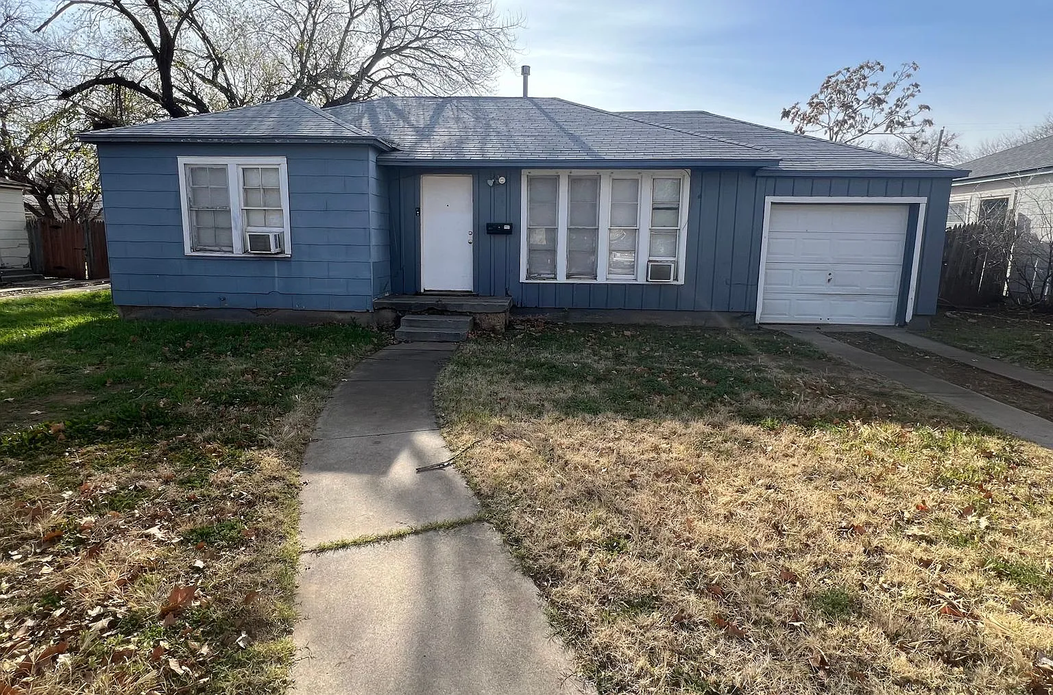 2 Bed 1 Bath Home — Photo 1