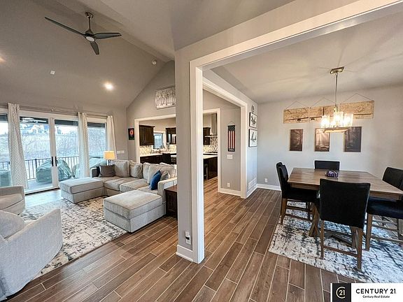 5th image of 22505 Orchard Plz