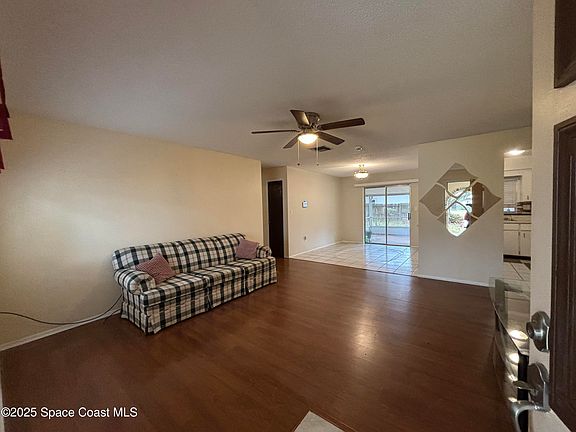 5th image of 875 Alabama St