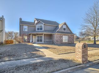 2002 S Cypress Ave, Broken Arrow, OK 74012