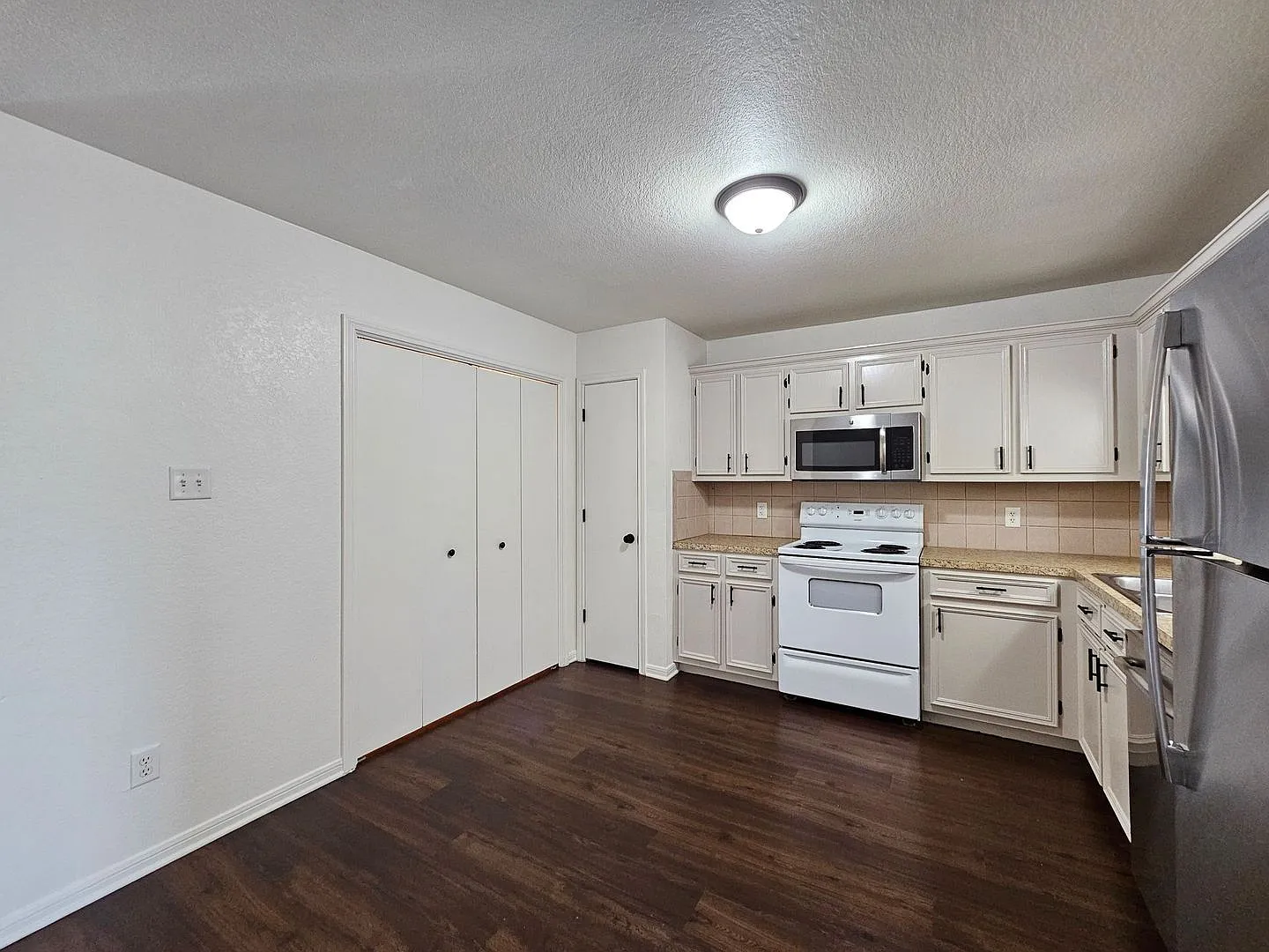 4104 Wine Cup Rd (A/B) — Photo 3