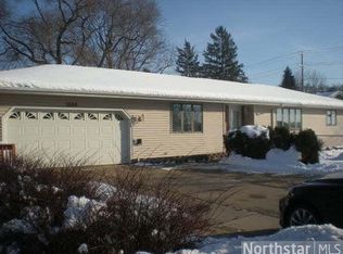 2654 Hazelwood St, Saint Paul, MN 55109