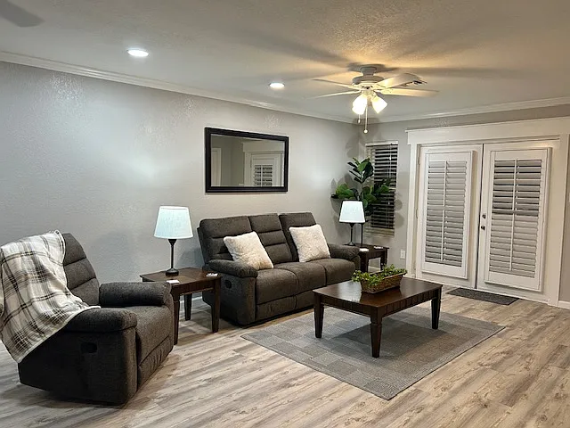 Livingroom area.