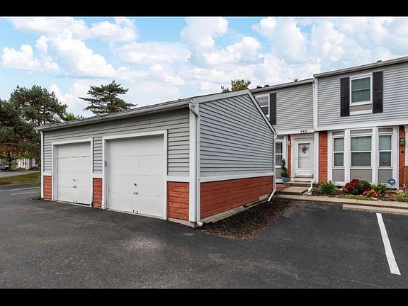 3rd image of 942 Annagladys Dr #13