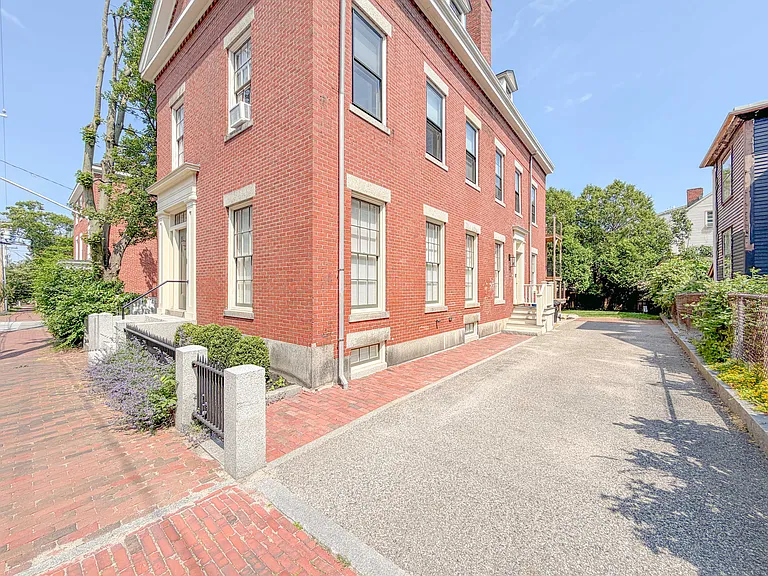 168 Danforth St #3 — Photo 48